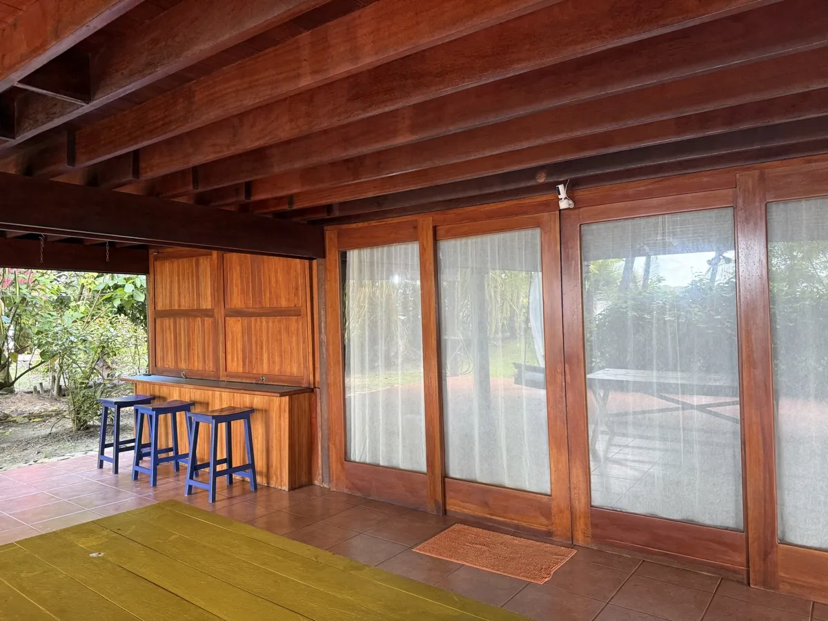 Garden Level - cozy bottom unit with garden access